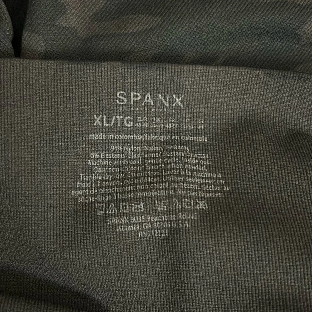SPANX Women’s Black Camo Seamless‎ High Waist Leggings Size Large